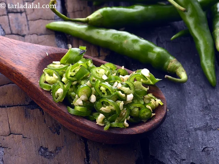 Step 3 – Then roughly chop the green chillies.&nbsp;