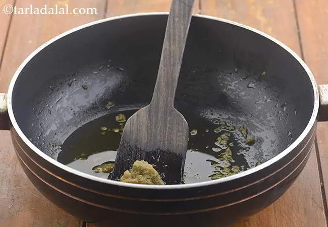 Step 4 – Mix well and saut&eacute; on a medium flame for 30 seconds.