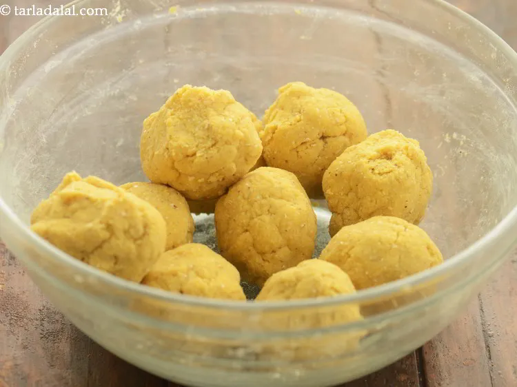 स्टेप 7 – <strong>मक्के की रोटी </strong>बनाने के लिए | <strong>पंजाबी मक्के दी …