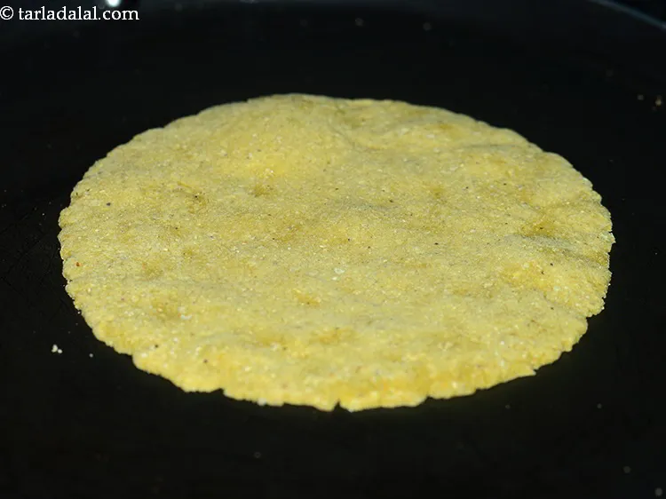 स्टेप 11 – इसे तब तक पकाएं जब तक कि सतह पर छोटे-छोटे …