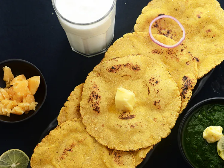 स्टेप 15 – <strong>मक्के की रोटी की रेसिपी | पंजाबी मक्के दी रोटी …