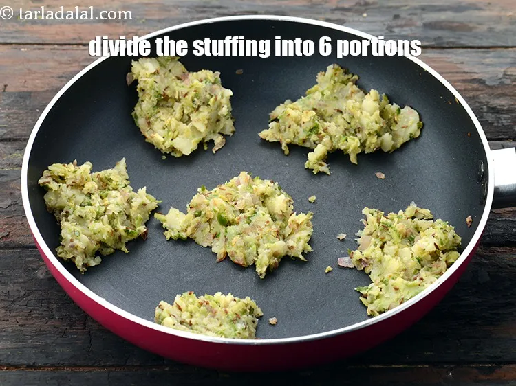 Step 34 – Divide the stuffing into 6&nbsp;equal portions.