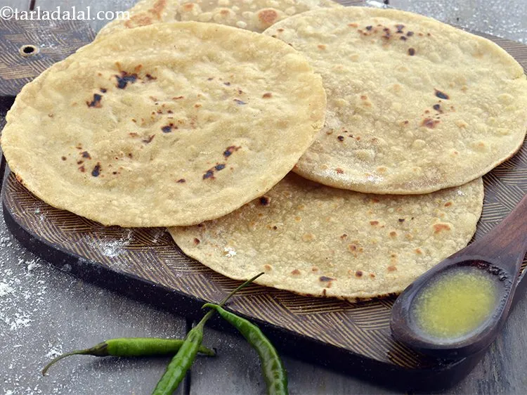 Step 6 – Learn <a href="https://www.tarladalal.com/chapati-healthy-chapati-for-weight-loss-7608r" target="_blank">how to make roti</a> in detail.