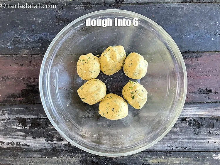 Step 14 – To make <strong>garlic makai roti recipe | garlic makki roti | healthy masala makki roti …