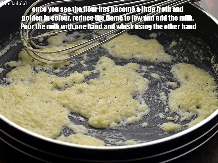 स्टेप 4 – एक बार जब आप देखते हैं कि आटा थोड़ा झागदार …