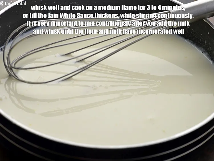 स्टेप 5 – अच्छी तरह से फेंटें और मध्यम आंच पर लगातार हिलाते …