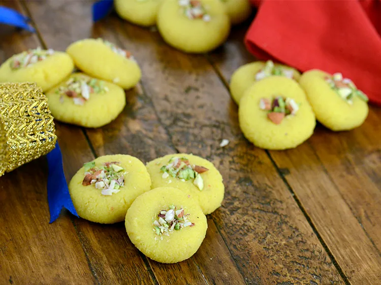 स्टेप 29 – इन्हें इस्तेमाल होने तक फ्रिज में स्टोर करें। अगर रेफ्रिजेरेटेड …