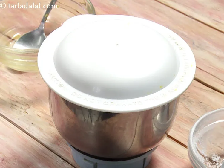 Step 10 – Close the lid of the jar and blend till smooth.