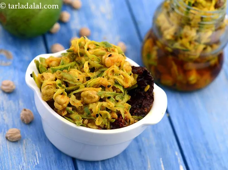 Step 37 – Day 4&nbsp;of the&nbsp;<strong>Marwari aam aur kabuli chana ka achar recipe | aam aur kabuli chana …