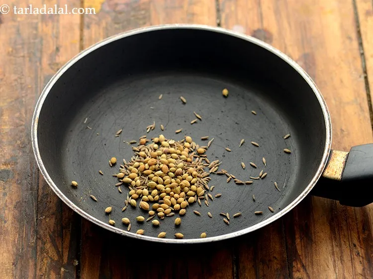 Step 3 – Add coriander seeds.