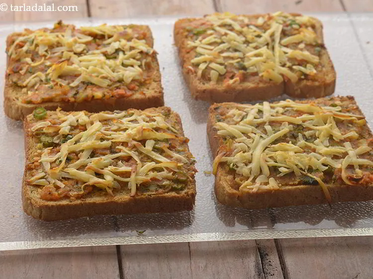 स्टेप 16 – पहले से गरम ओवन में २००&deg;C (४००&deg;F) पर १५ मिनट …