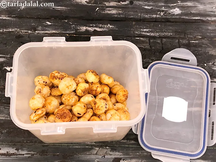 Step 13 – Or&nbsp;cool <strong>masala makhana |&nbsp;spicy masala makhana&nbsp;|&nbsp;healthy makhana&nbsp;|masala phool makhana&nbsp;|&nbsp;roasted makhana in 10 minutes&nbsp;|</strong>&nbsp;completely and store …