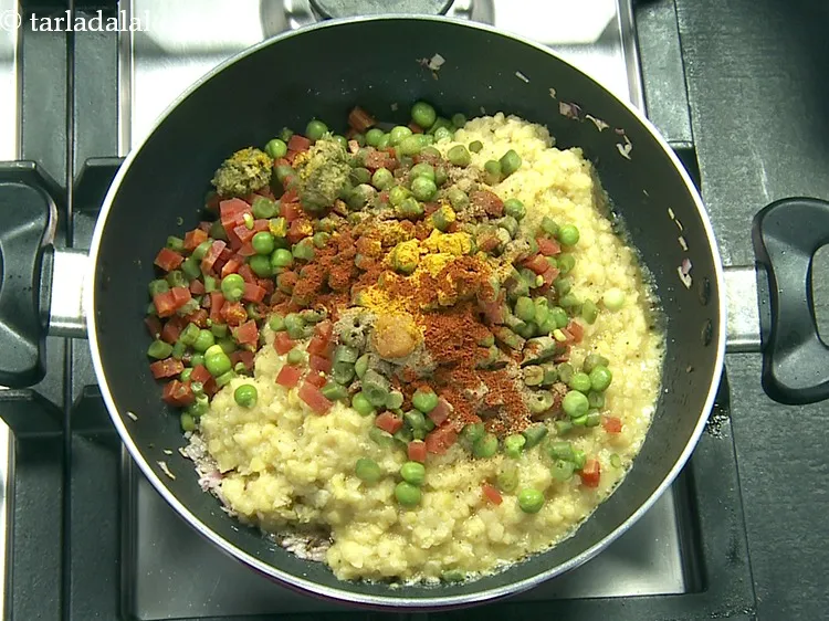 Step 24 – Add 1/2 tsp&nbsp;<a href="https://www.tarladalal.com/glossary-chilli-powder-red-chilli-powder-339i">chilli powder</a>.