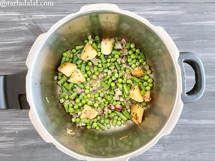 Step 26 – Saut&eacute; on a medium flame for another 2 minutes.