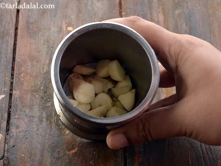 स्टेप 1 – <strong>पालक के साथ मसूर दाल रेसिपी</strong> के लिए, हम पहले …