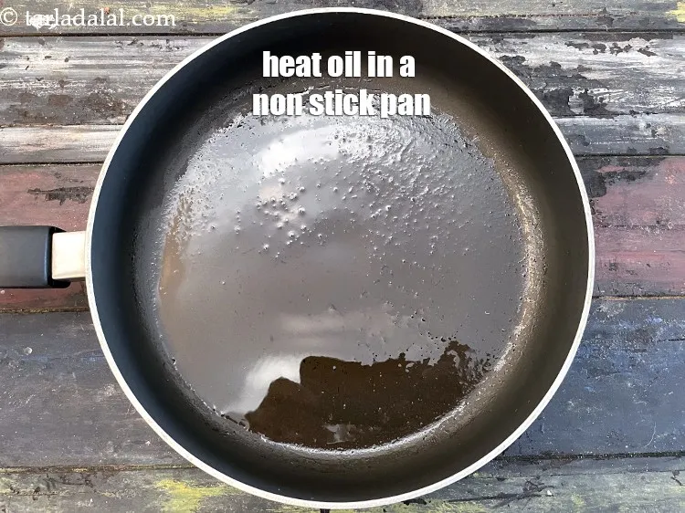 Step 12 – To make <strong>matar chaat recipe | healthy green peas chaat | quick matar chaat |</strong>&nbsp;heat …