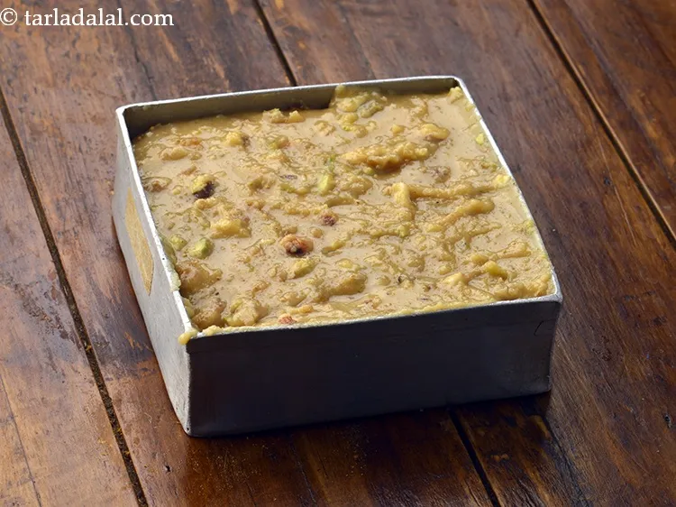 स्टेप 28 – बर्फी को टिन में 5 घंटे के लिए अलग रख …