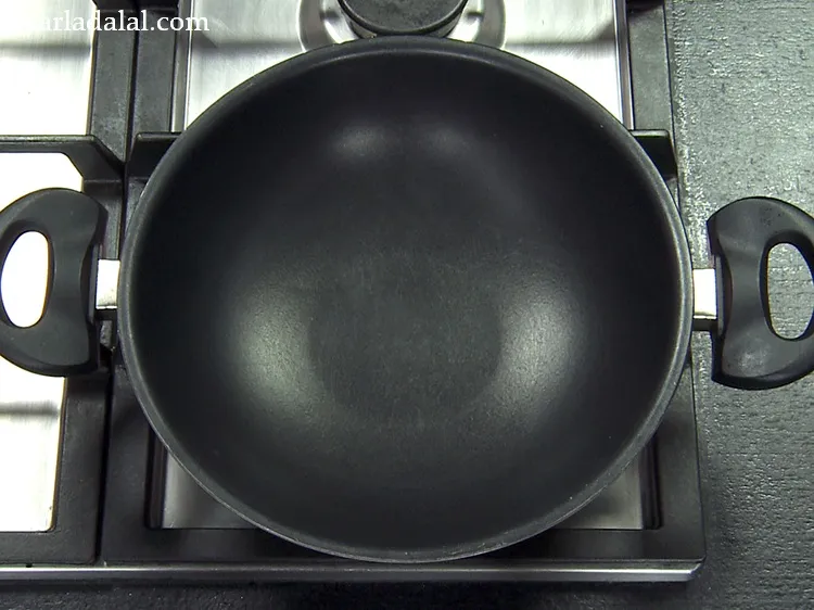 स्टेप 26 – इस बर्फी को बनाने के लिए कढ़ाई का उपयोग करें …