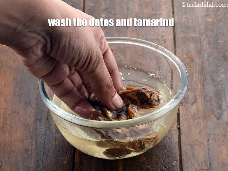 Step 5 – Wash the dates and tamarind. Also, ensure there are no seeds in the imli.