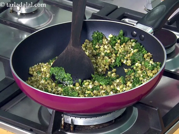 Step 35 – Mix well using a ladle.&nbsp;<br /> &nbsp;