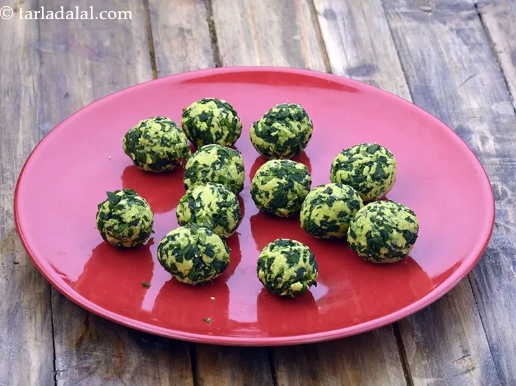 Step 16 – Divide the dough of<strong> methi koftas</strong> into 12 equal portions and shape each portion into …