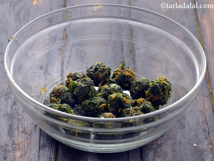 Step 20 – Divide the mixture of &nbsp;&nbsp;<b><span style="font-size: 12pt; font-family: Cambria;">methi muthia&nbsp;|&nbsp;Gujarati methi muthiya for undhiyu |&nbsp;deep …