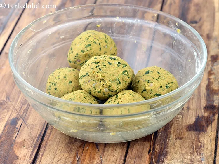 Step 32 – To make <strong>methi thalipeeth recipe | jowar methi thalipeeth | methi millet flat bread | …