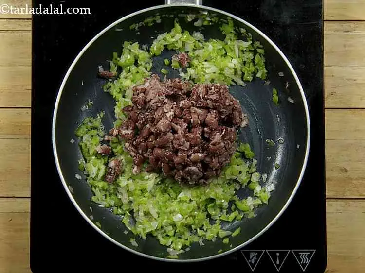 Step 5 – Add the rajma.