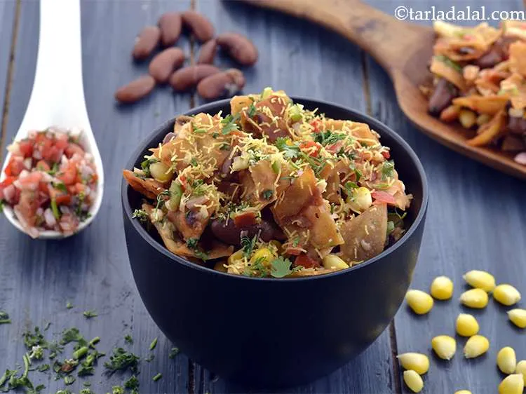 Step 27 – Serve&nbsp;<strong>&nbsp;homemade veg Mexican bhel &nbsp;&nbsp;</strong>immediately at a party or as dinner!