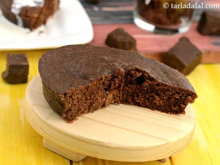 Step 21 – Serve <strong>eggless chocolate cake</strong> immediately as it is. You can even layer this <strong>eggless chocolate …