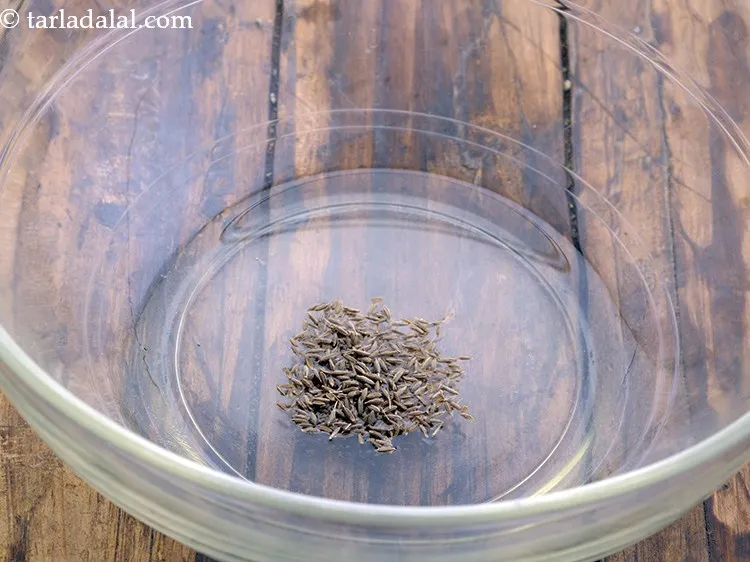 Step 7 – Add 1/2 tsp&nbsp;<a href="https://www.tarladalal.com/glossary-cumin-seeds-jeera-zeera-381i">cumin seeds (jeera)</a>.