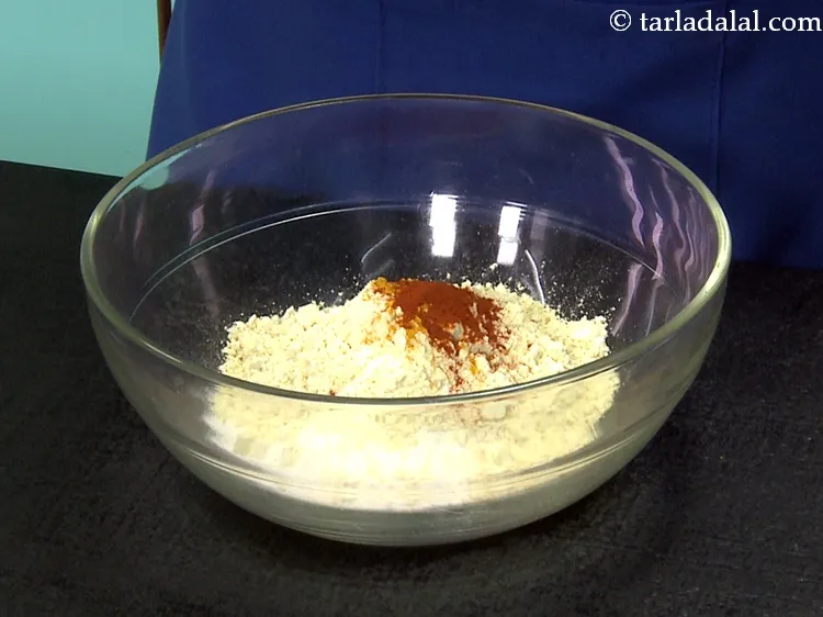 Step 5 – Add&nbsp;1/2 tsp&nbsp;<a href="https://www.tarladalal.com/glossary-chilli-powder-red-chilli-powder-339i">chilli powder</a>.