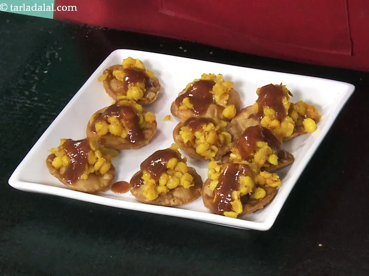 स्टेप 38 – १ टीस्पून खजूर इमली की चटनी ड्रिज़ल करें। अपनी पसंद …