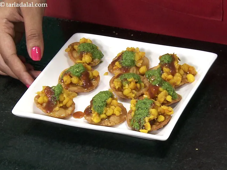 स्टेप 39 – १/२ टीस्पून हरी चटनी ड्रिज़ल करें। एक मसालेदार स्वाद के …