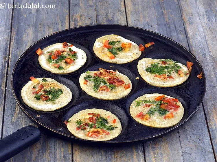 स्टेप 38 – लकड़ी की करछुल से हल्के से दबाएं और बचे हुए …