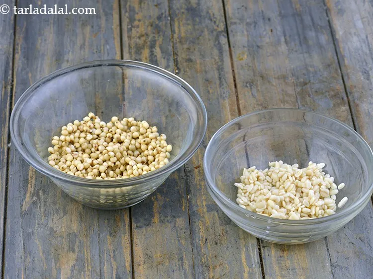 स्टेप 3 – ज्वार और उड़द दाल को रात भर भिगोना पड़ता है। …