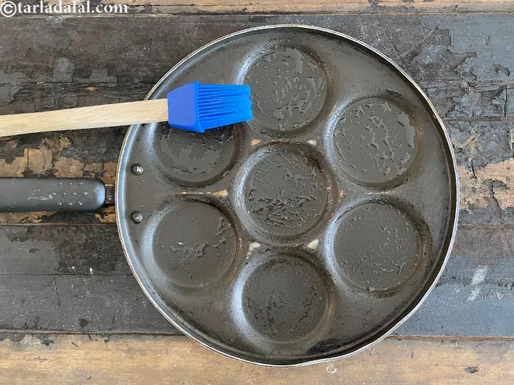 Step 23 – <strong>Grease a non-stick mini uttapa pan</strong> with a little oil. If you don&#39;t have a …