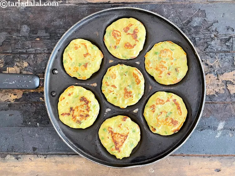 Step 28 – Flip over and your <strong>hot <!--%3Cmeta%20charset%3D%22UTF-8%22%20%2F%3E-->mini jowar pancakes |&nbsp;healthy jowar pancake&nbsp;|&nbsp;&nbsp;sorghum flour pancake&nbsp;|&nbsp;jowar flour snack …