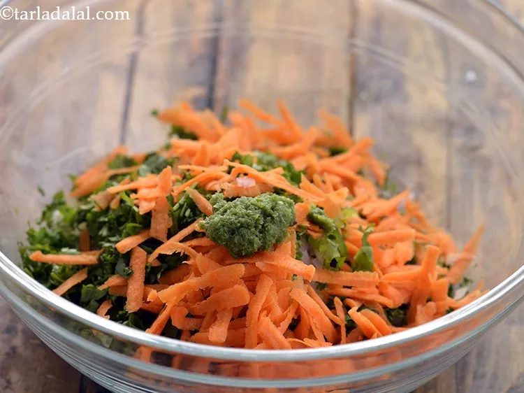 स्टेप 7 – हरी मिर्च की पेस्ट डालें। इसे थोडा और तीखा बनाने …