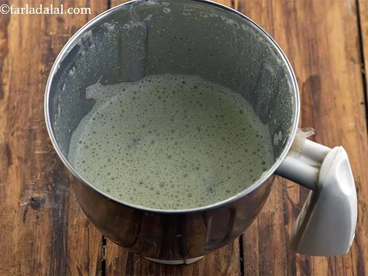 स्टेप 10 – एक मिक्सर जार में सभी सामग्री को मिलाकर मुलायम और …