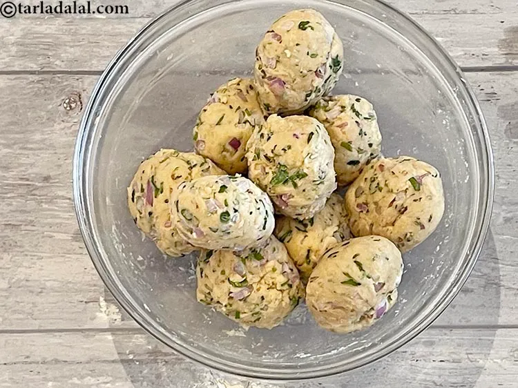 Step 14 – <meta charset="UTF-8" />Divide the dough into 10 equal portions.&nbsp;