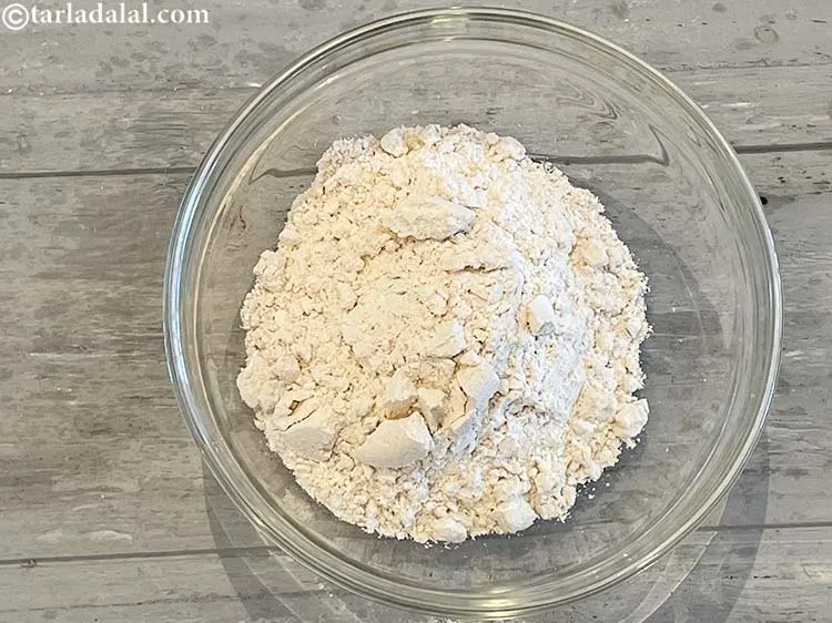 Step 2 – To make <strong>Rajasthani missi roti recipe | Rajasthani paratha | masala besan roti | missi …