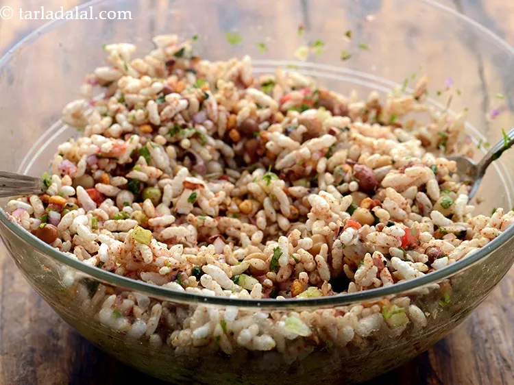 Step 20 – Combine all the ingredients of&nbsp;<strong>mixed sprouts bhel | murmura with mixed sprouts | bhel with …