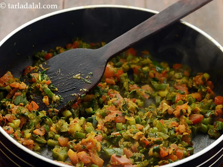 Step 23 – Mix well and saute <strong>healthy Indian mixed sprouts pulao</strong>&nbsp;on medium flame for 2-3 minutes while …