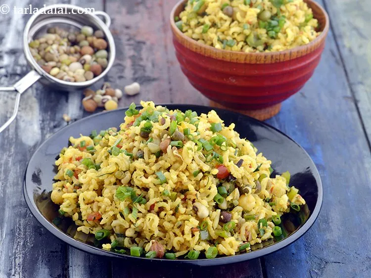 Step 27 – Serve <strong>heathy sprouts pulao</strong> hot and garnish with spring onion greens.&nbsp;