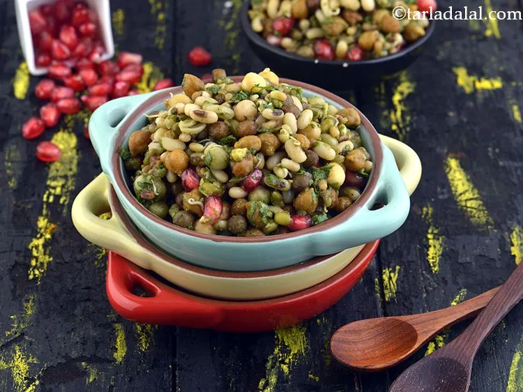 Step 13 – Serve the <strong>mixed sprouts chaat</strong> immediately.