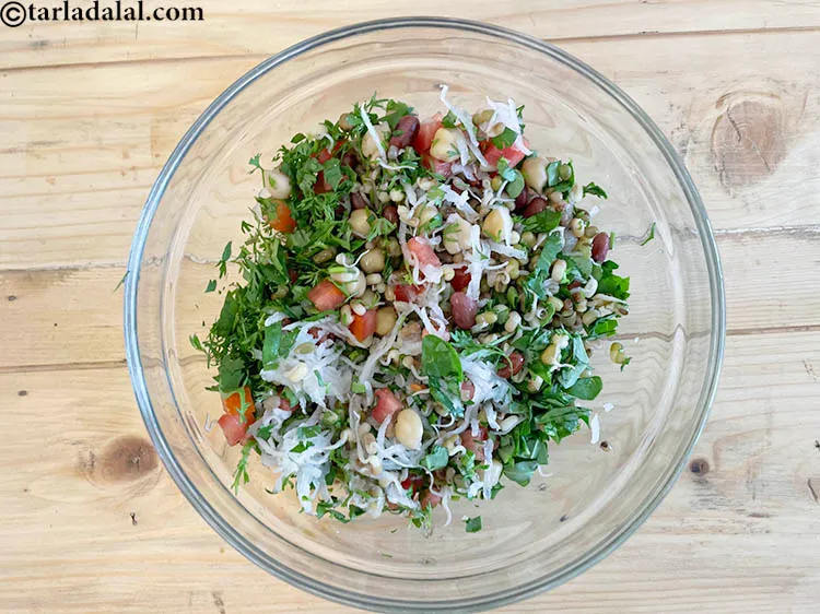 Step 16 – Mix <meta charset="UTF-8" /><strong>sprouts salad |</strong>&nbsp;<strong>mixed sprouts salad</strong>&nbsp;|&nbsp;<strong>healthy sprouts salad |&nbsp;</strong>well.