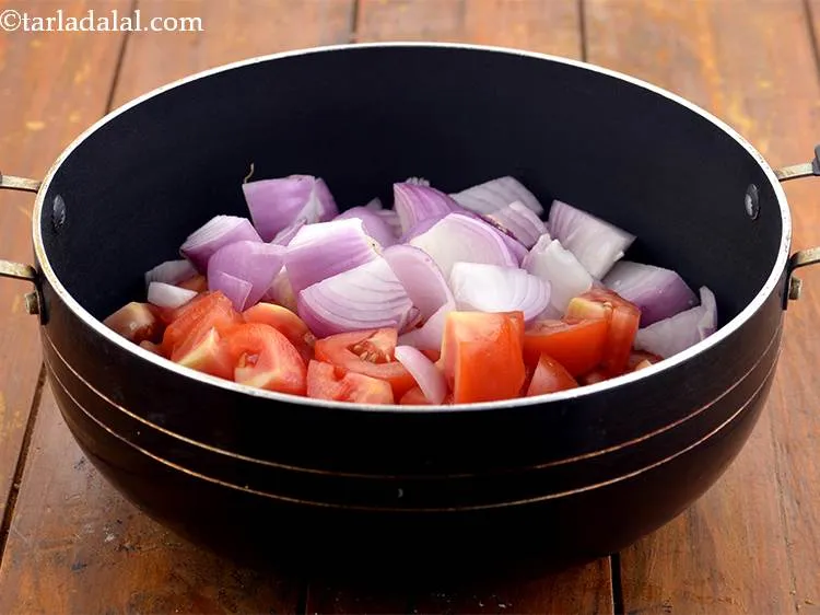 Step 3 – Then add the onion cubes to it.