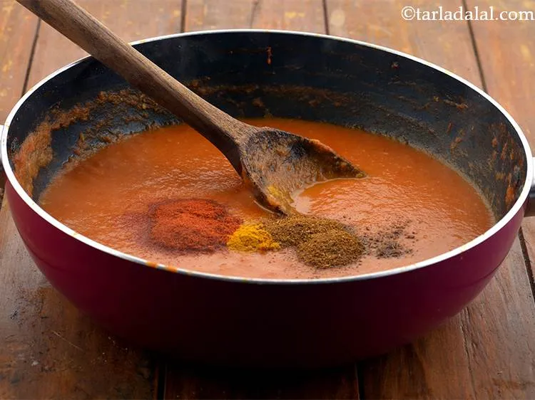 Step 27 – Then add the garam masala. This will give an intense and smoky flavor.