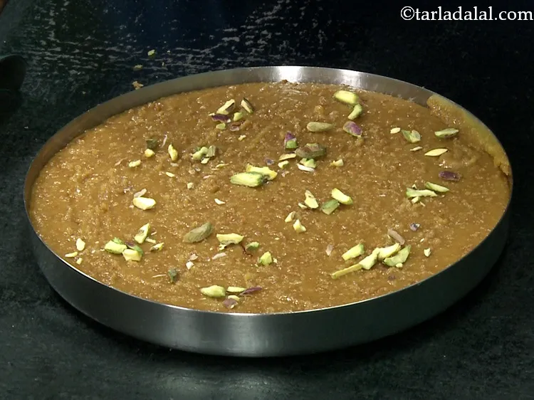 स्टेप 32 – पिस्ता के कतरन को छिड़कें।